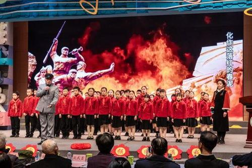 成人集体讲红色故事视频,共筑精神家园——红色故事视频集锦