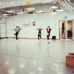 成人现当代舞蹈视频教学,跟随视频教程轻松掌握舞技